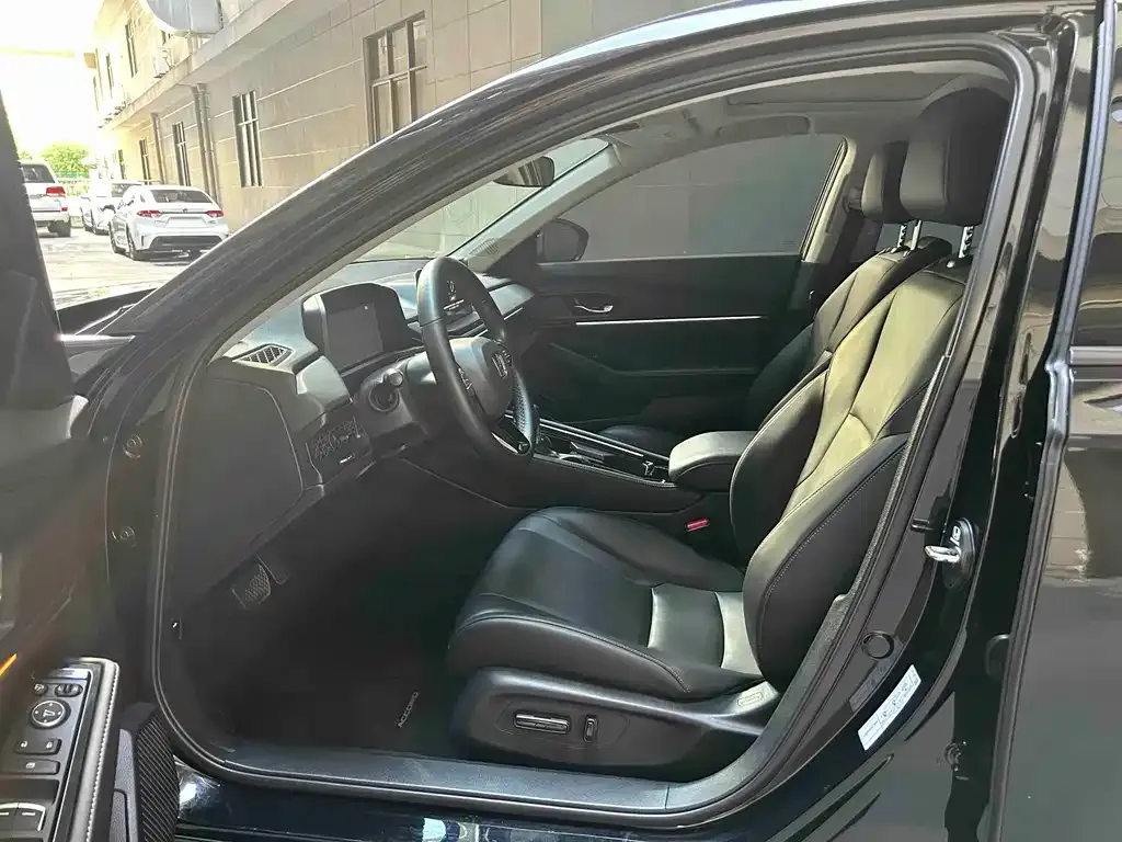 Honda Accord — фото 10