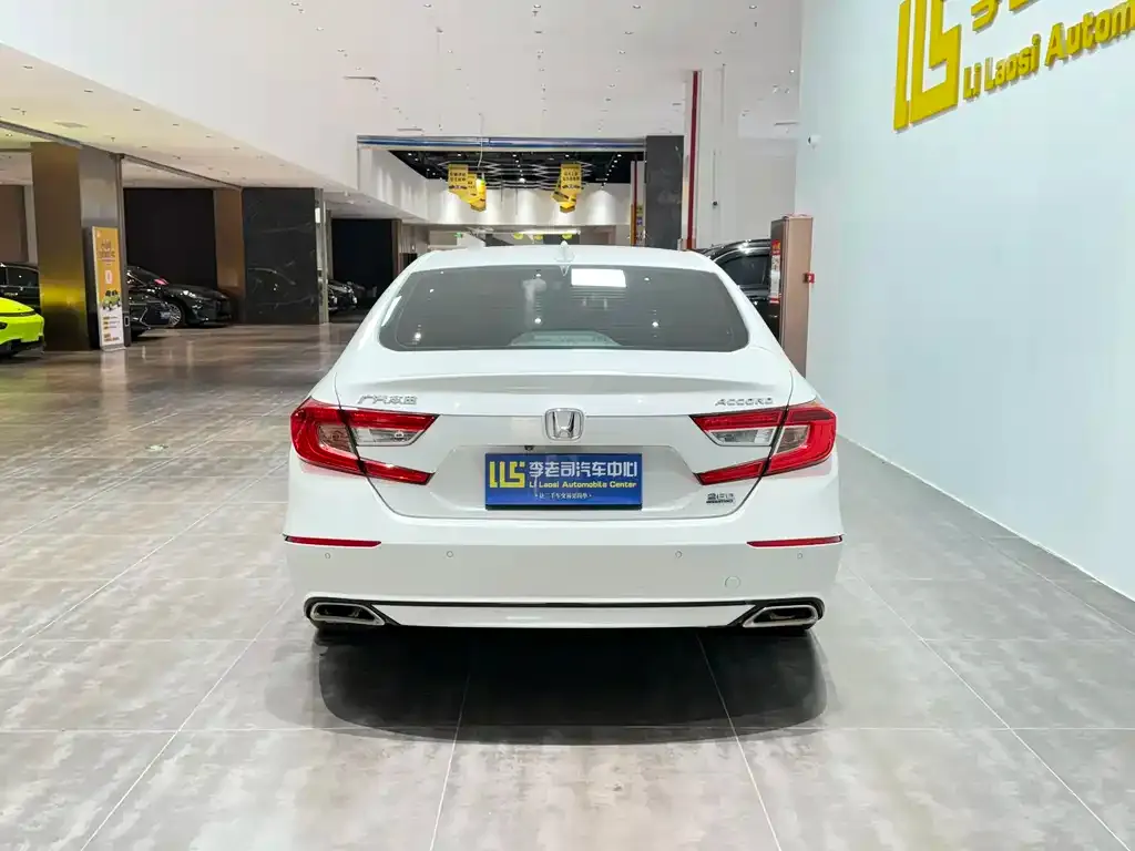 Honda Accord — фото 5