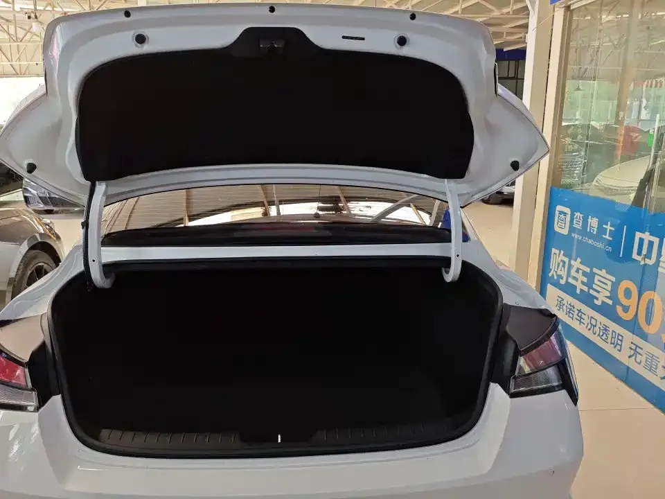 Hyundai Elantra 2022 из CN, фото 3