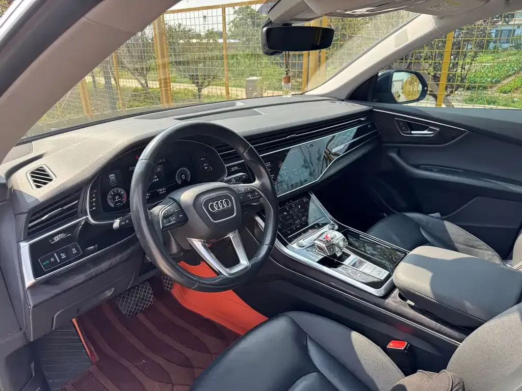 Audi Q8 2021 из CN, фото 10