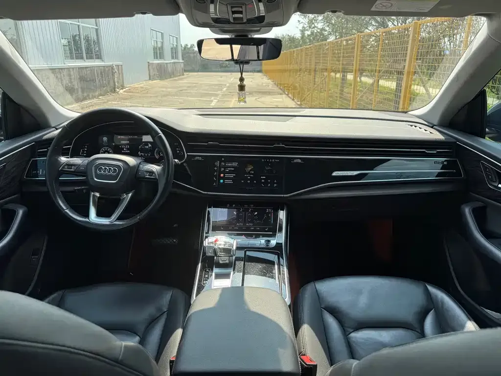 Audi Q8 2021 из CN, фото 3