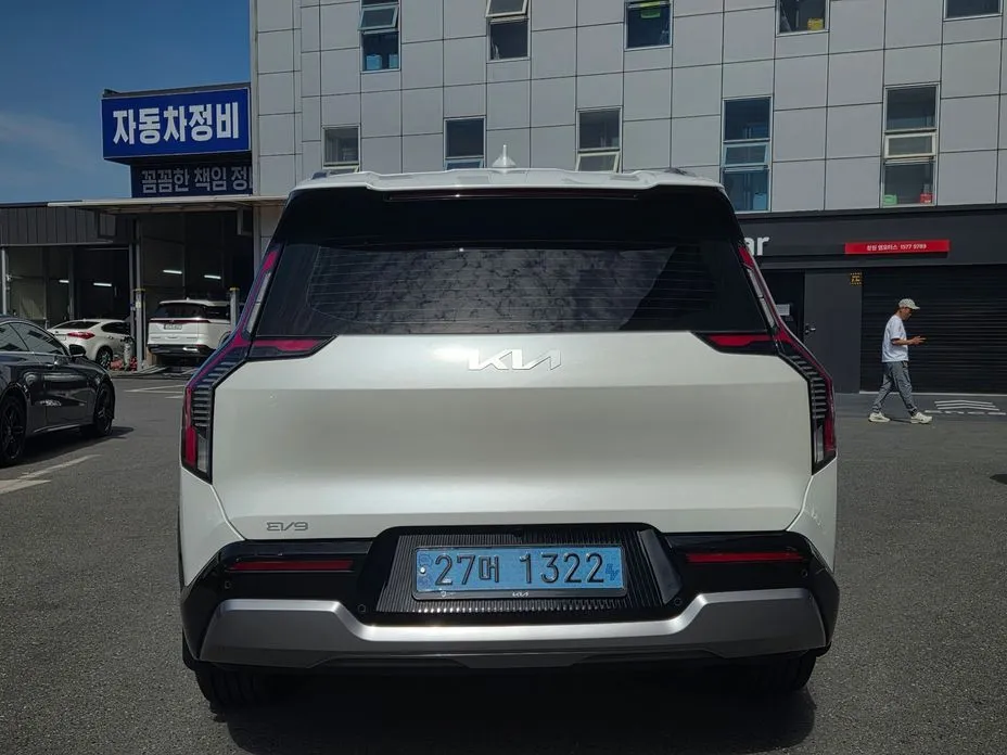 Kia EV9 2024 из KR, фото 7