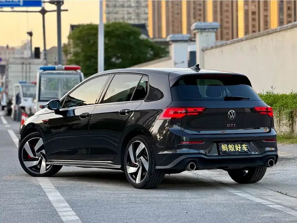 Volkswagen Golf GTI — фото 7