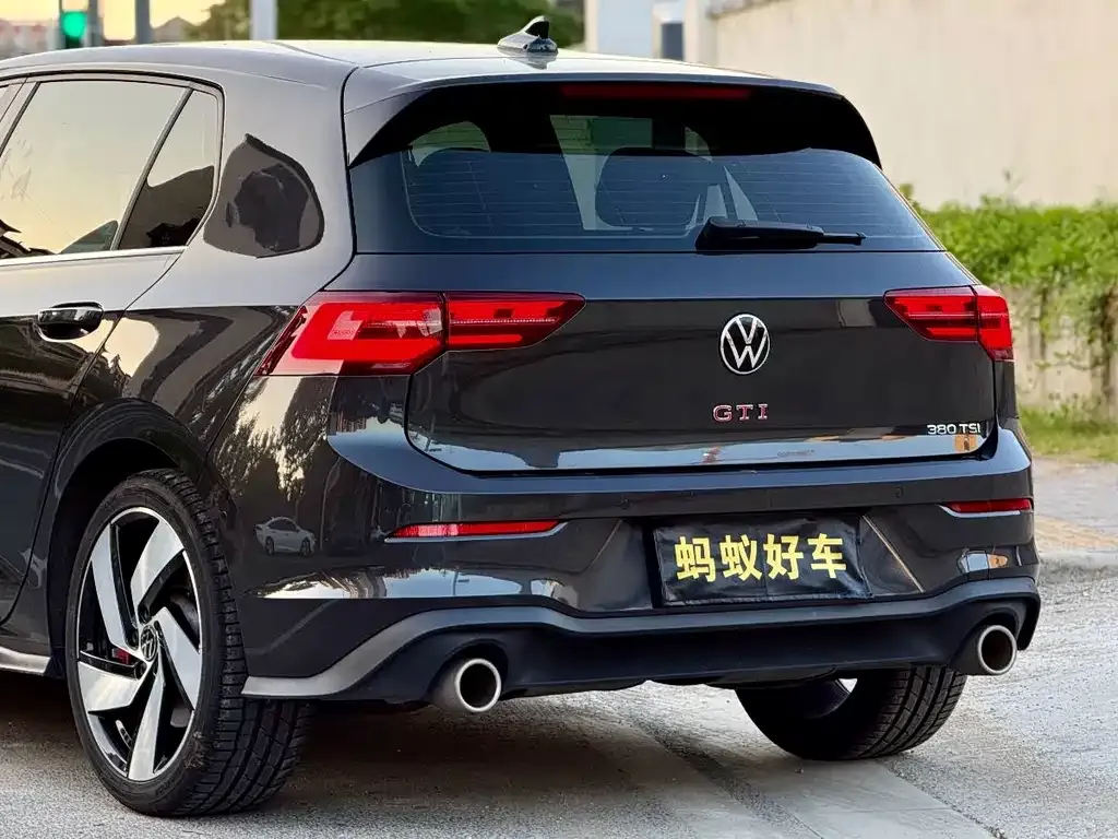 Volkswagen Golf GTI — фото 8