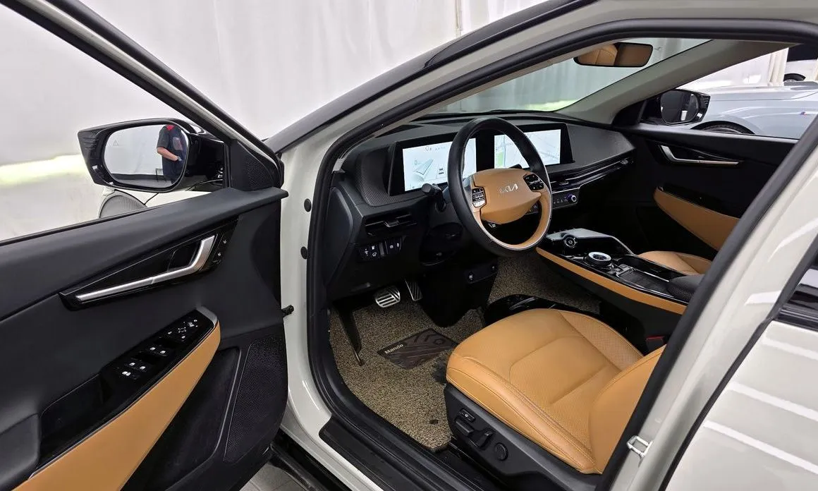 Kia EV6 2023 из KR, фото 9