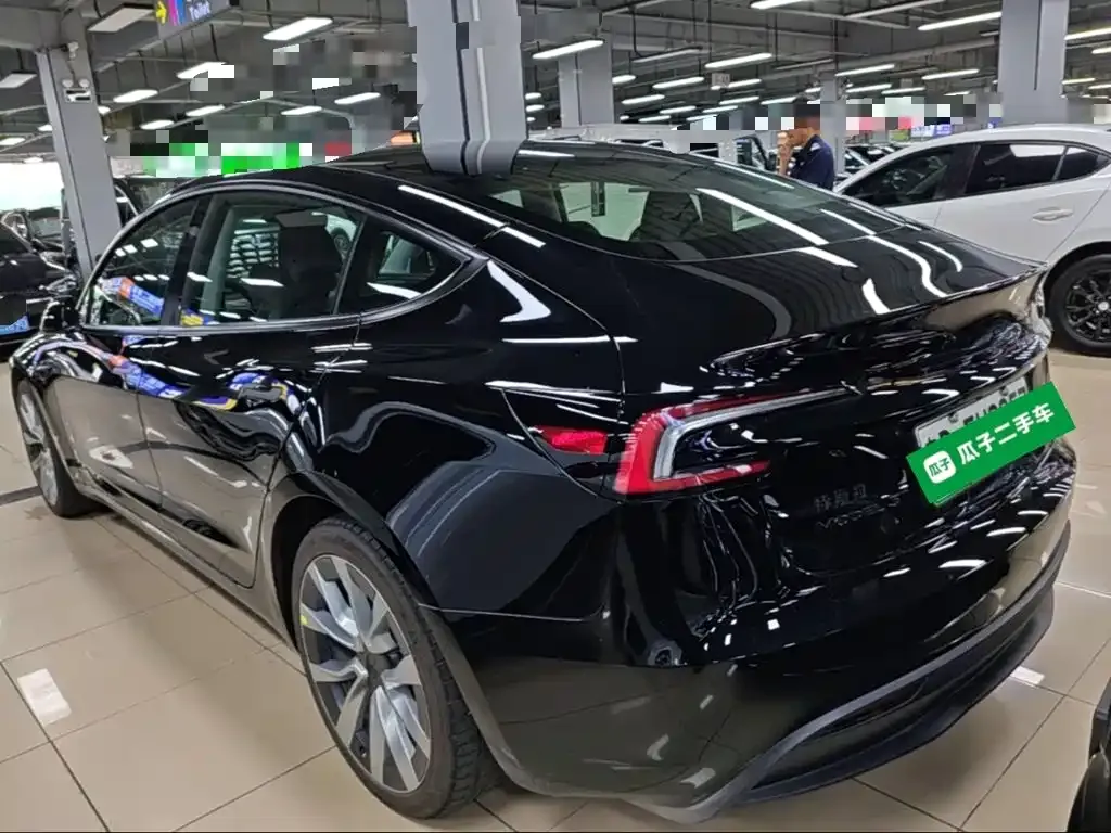 Tesla Model 3 — фото 7