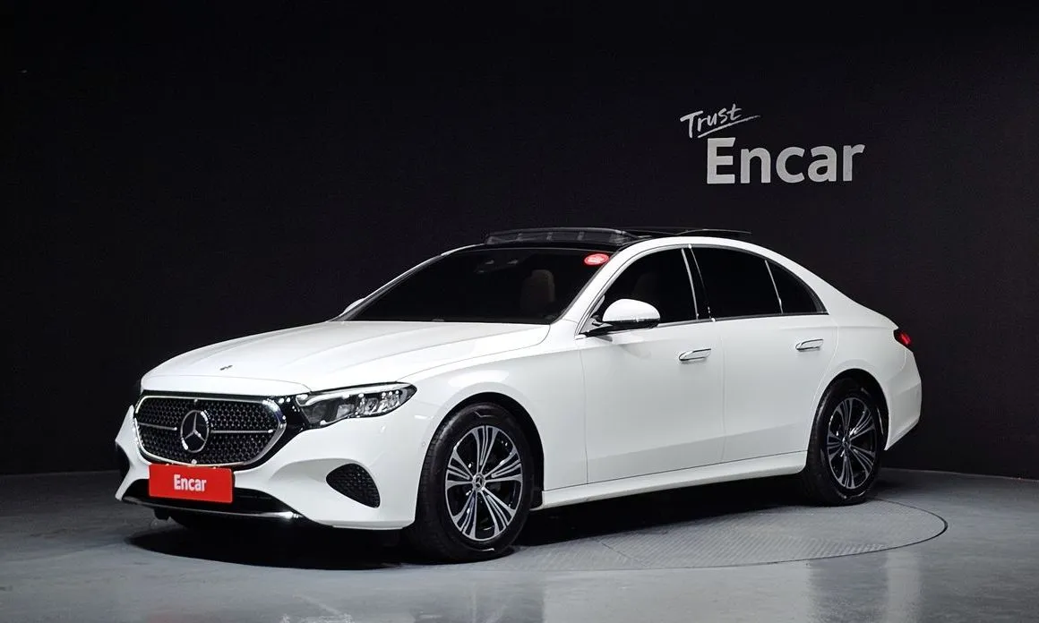 Mercedes-Benz E-Class — фото 1