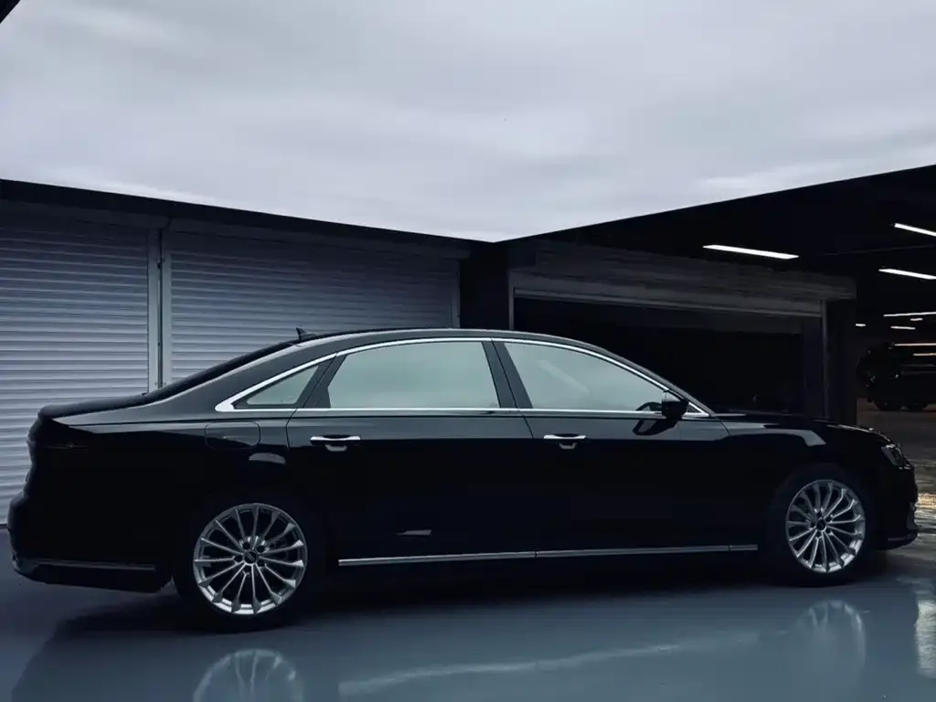 Audi A8 — фото 5