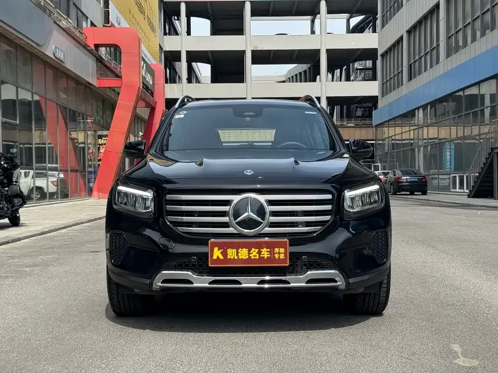 Mercedes-Benz GLB — фото 10