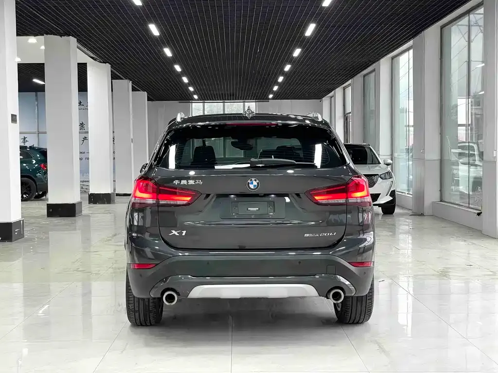 BMW X1 — фото 10