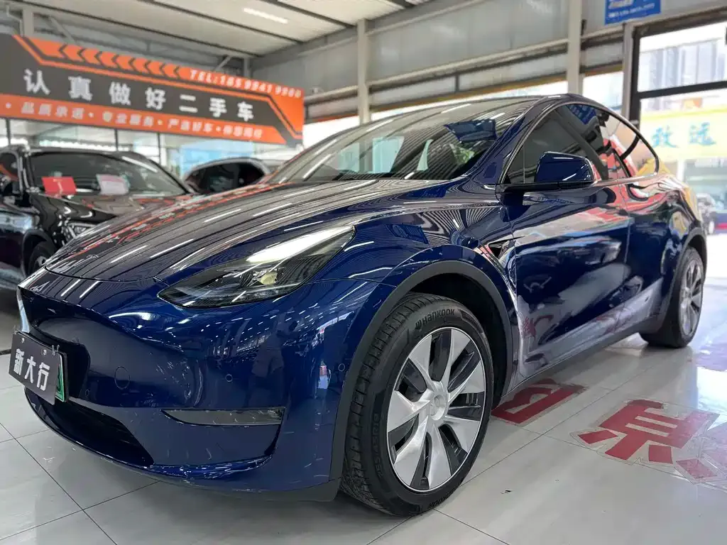 Tesla Model Y — фото 1