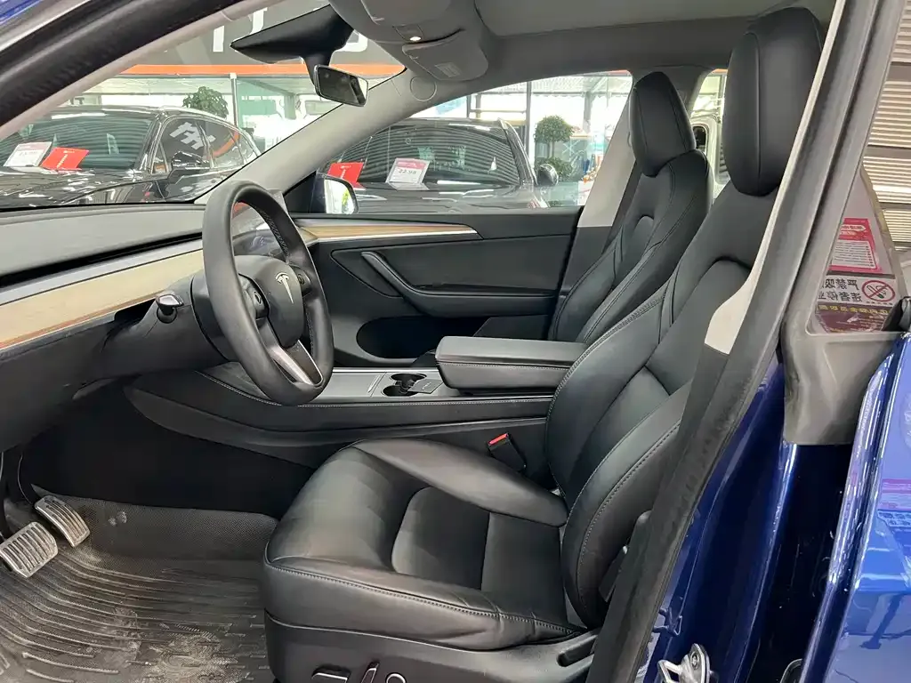 Tesla Model Y — фото 5