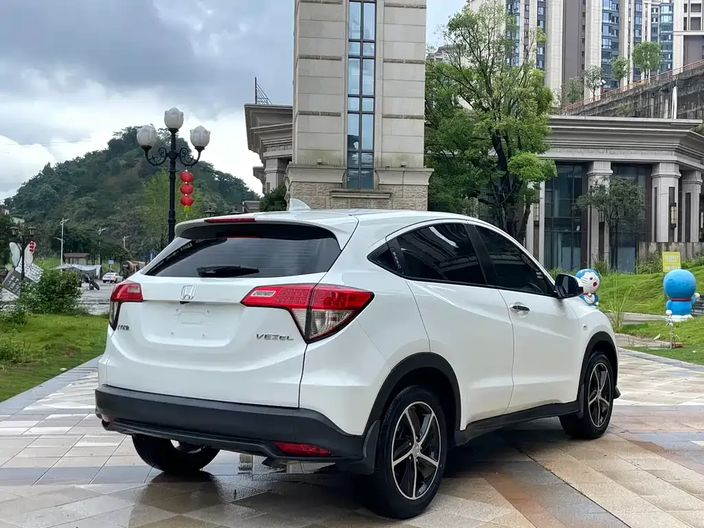 Honda Vezel — фото 9