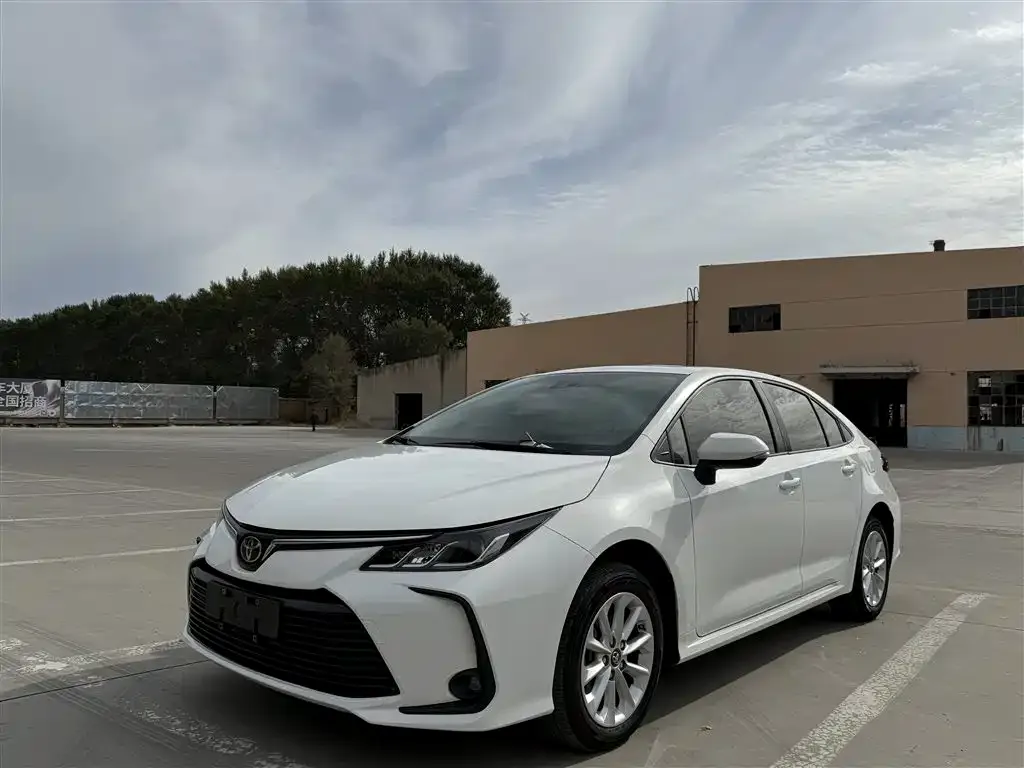 Toyota Corolla — фото 1