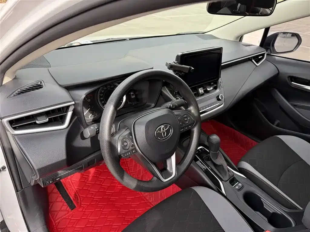 Toyota Corolla — фото 10