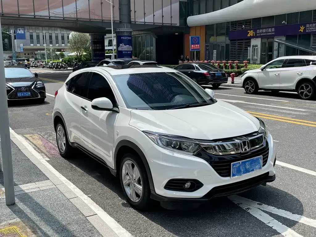 Honda Vezel 2023 из CN, фото 8