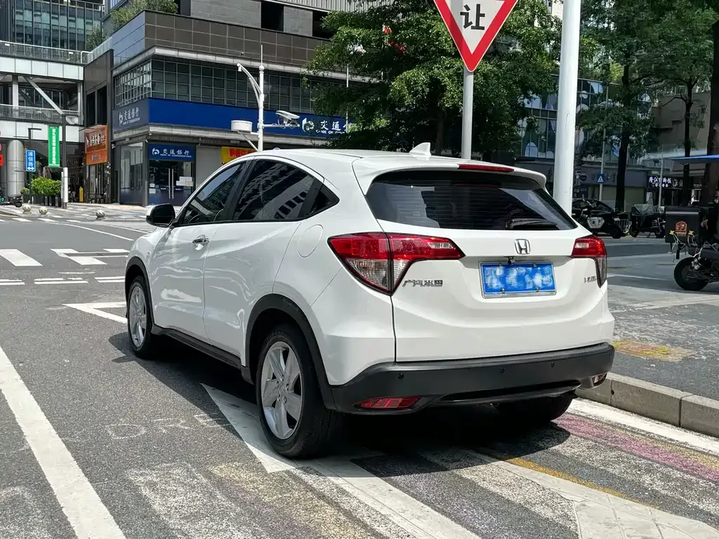 Honda Vezel 2023 из CN, фото 10