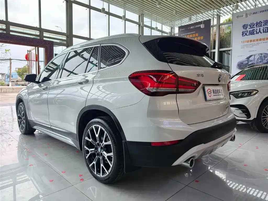 BMW X1 — фото 9