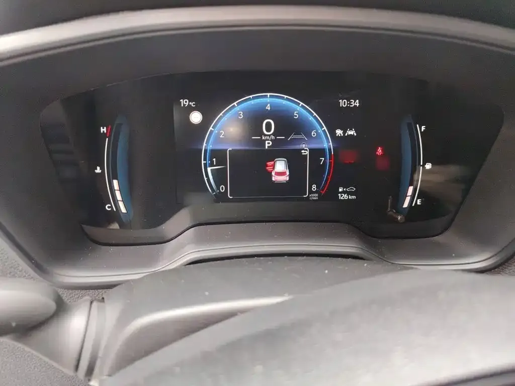Toyota Corolla Cross — фото 3