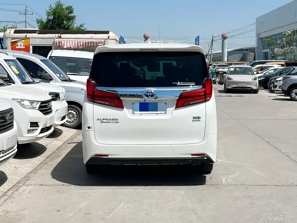 Toyota Alphard — фото 4