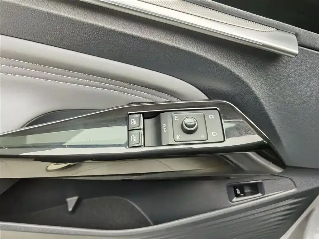 Volkswagen ID.4 Crozz — фото 10