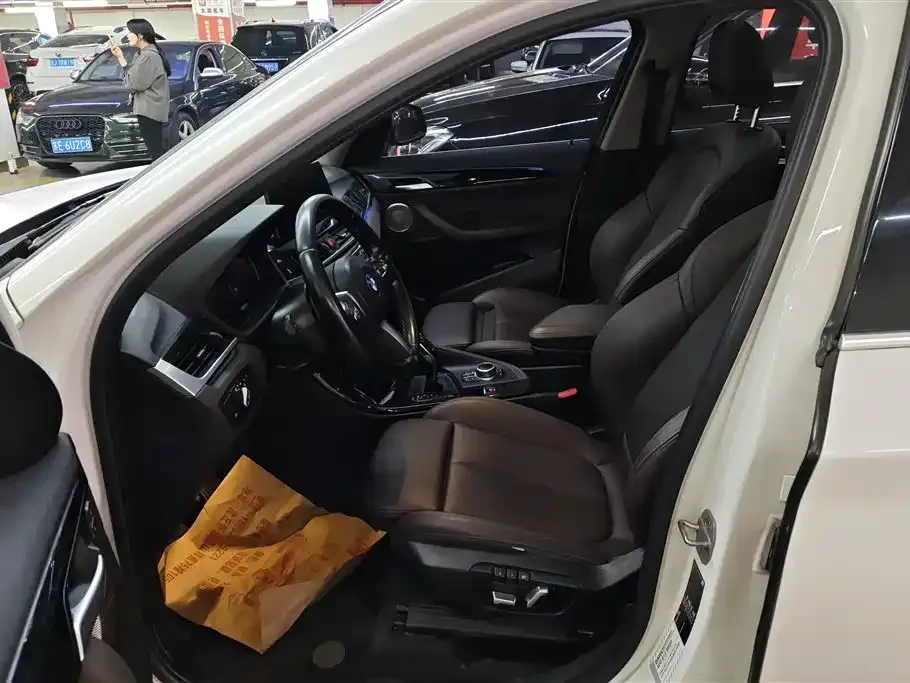 BMW X1 2021 из CN, фото 8