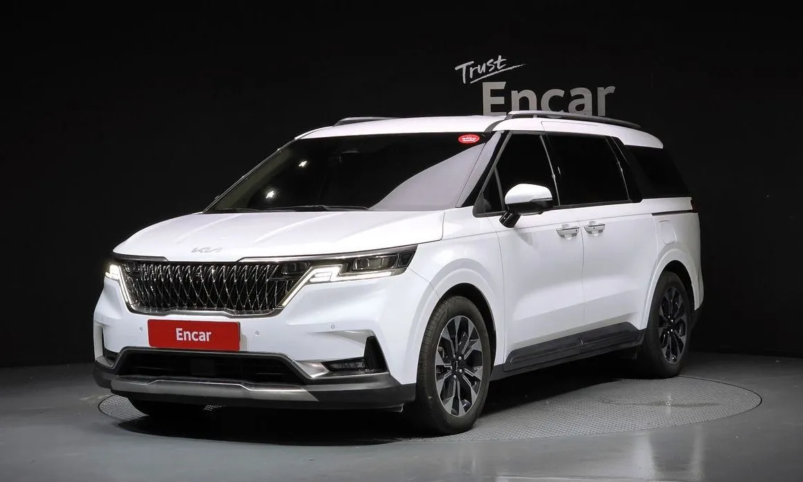 Kia Carnival — фото 1