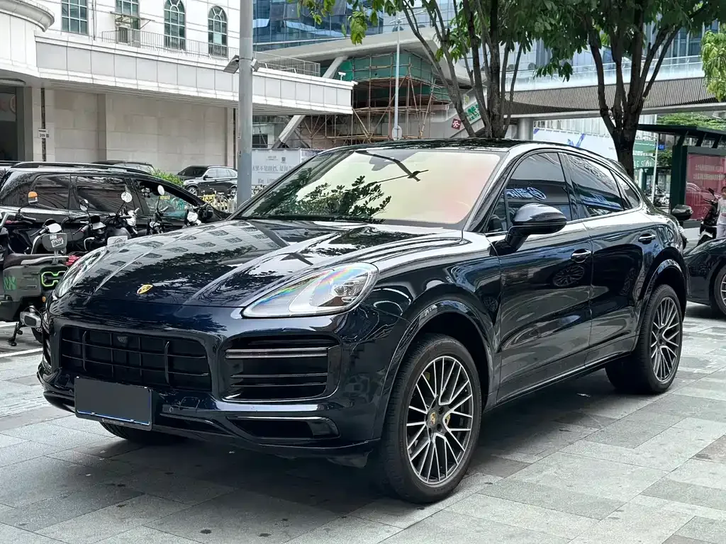 Porsche Cayenne — фото 1