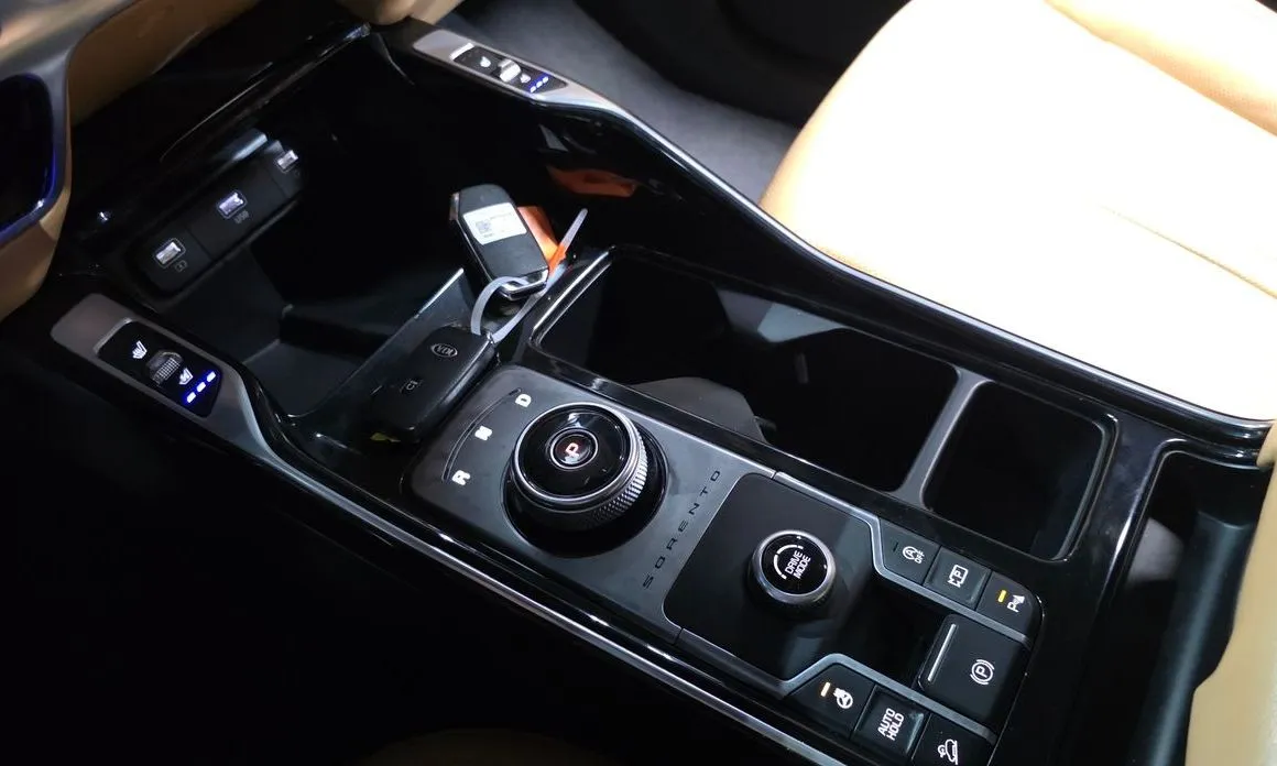 Kia Sorento — фото 6