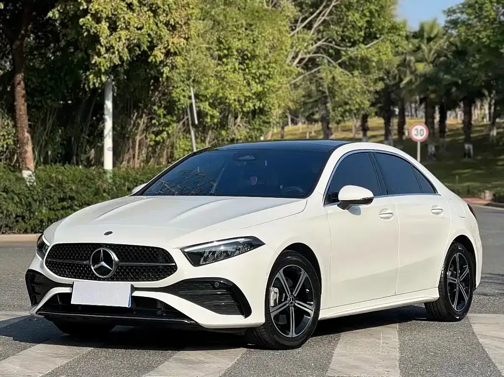 Mercedes-Benz A-Class — фото 8