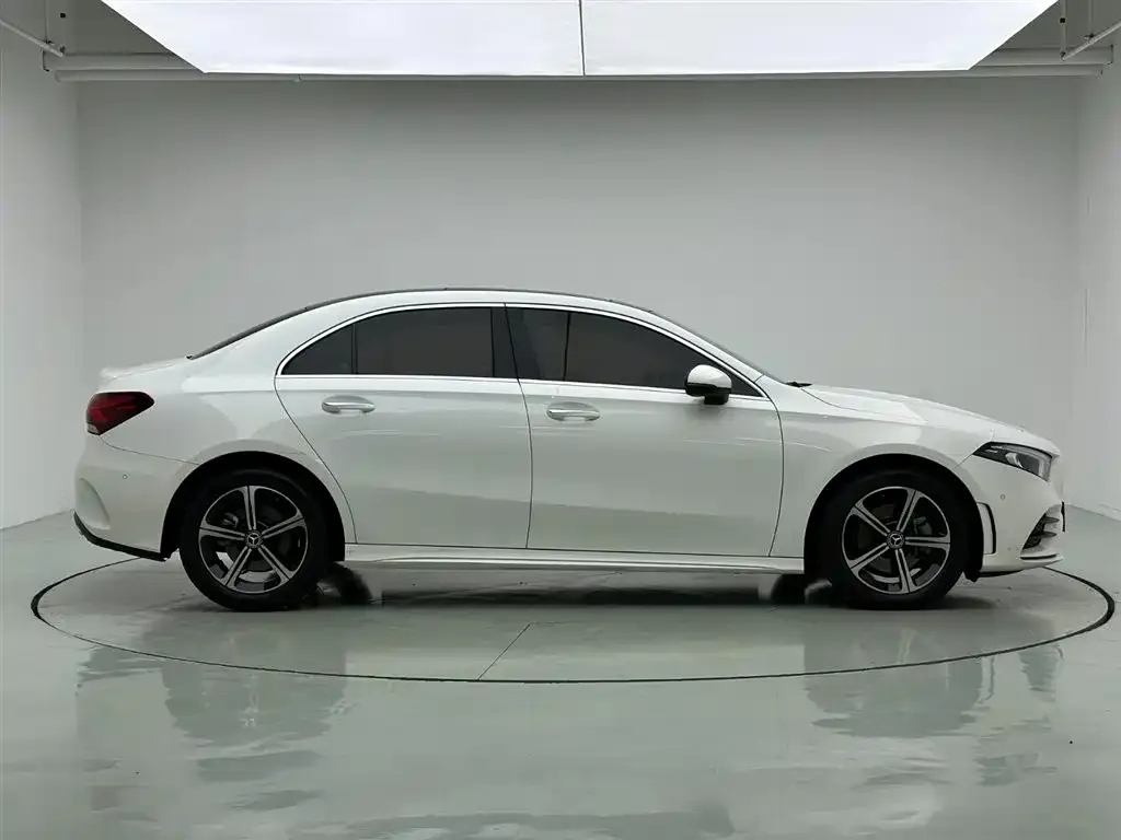 Mercedes-Benz A-Class — фото 10