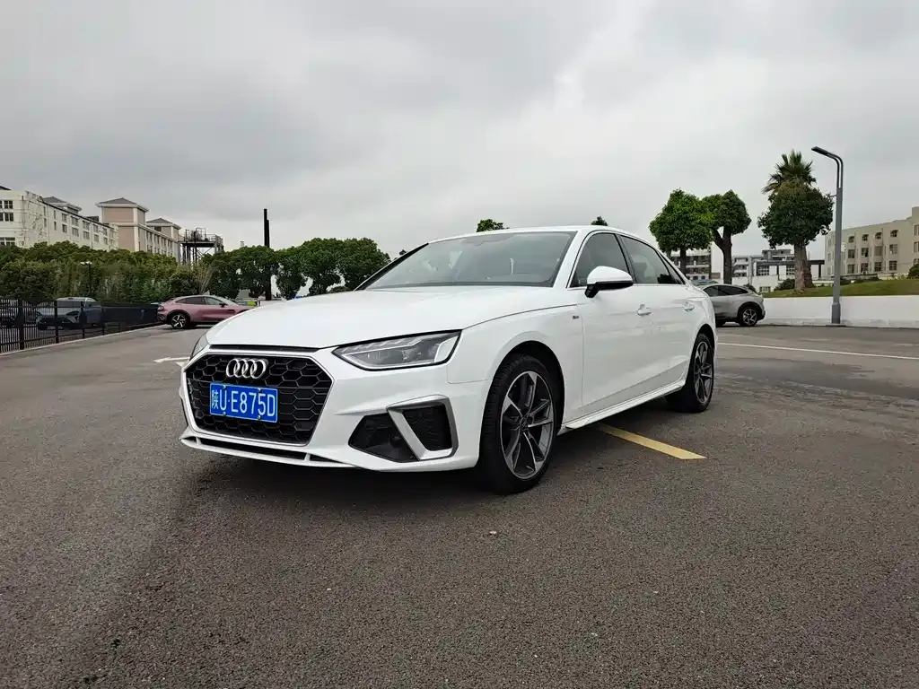 Audi A4L 2024 из CN, фото 4