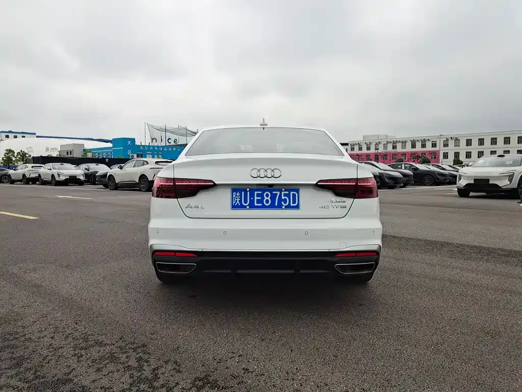 Audi A4L 2024 из CN, фото 5