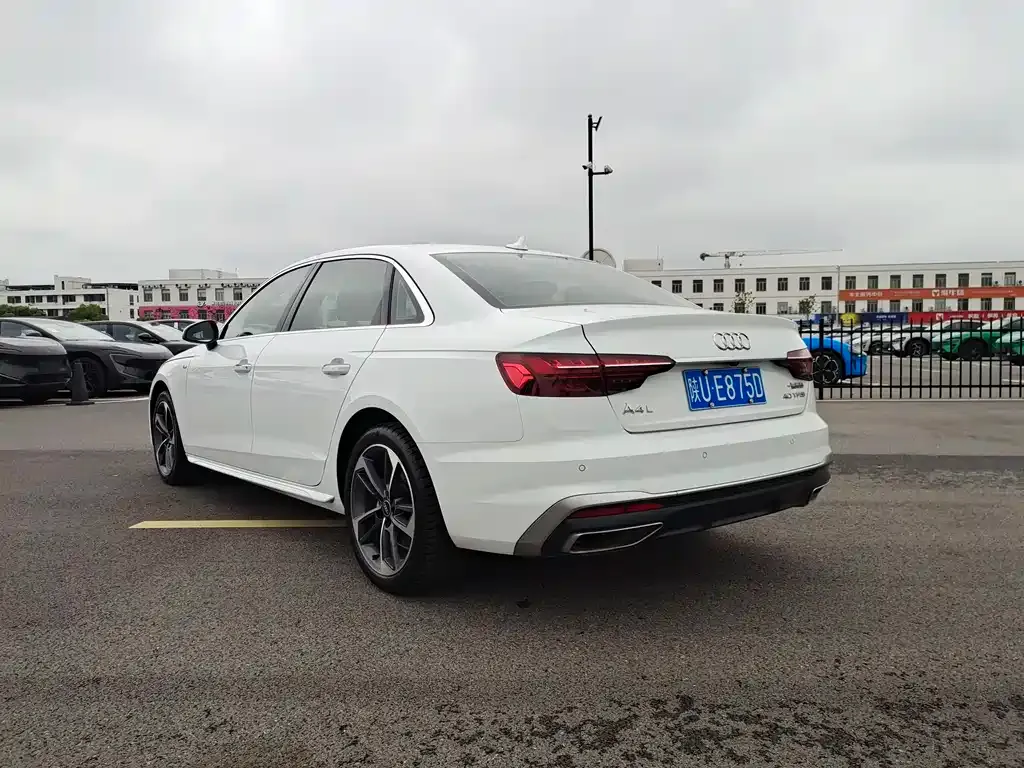 Audi A4L 2024 из CN, фото 7