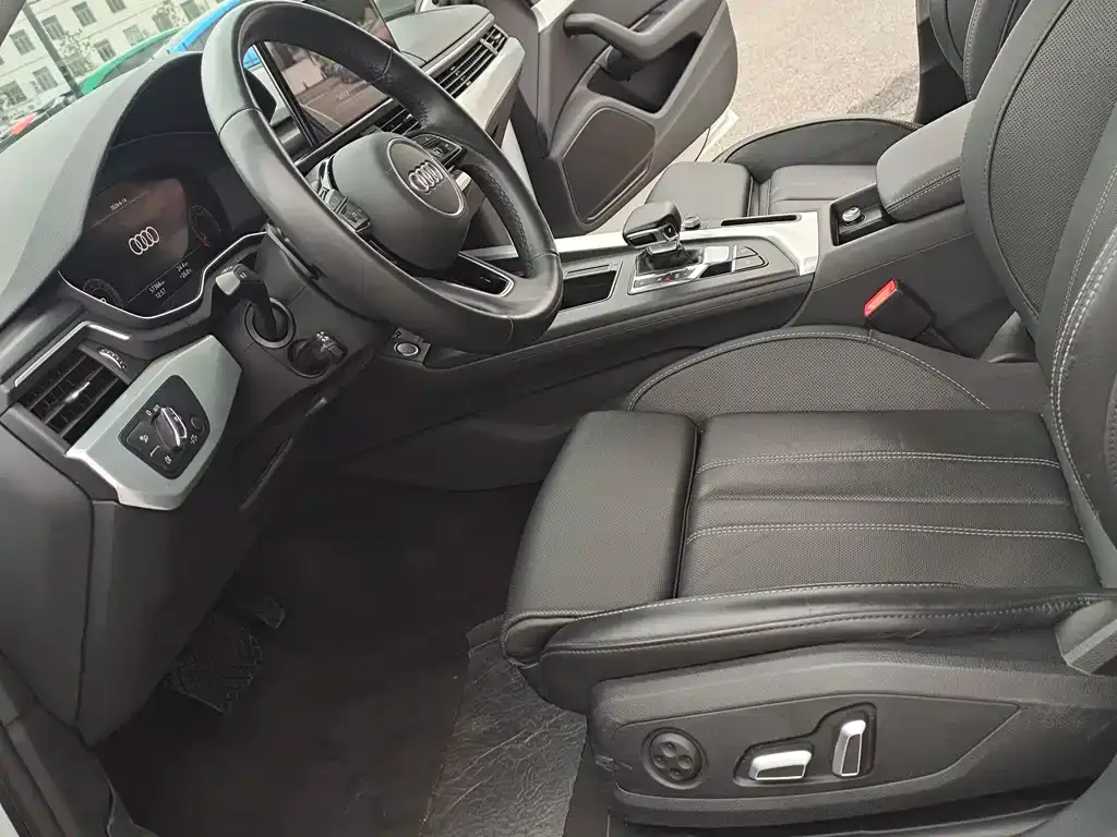 Audi A4L 2024 из CN, фото 9