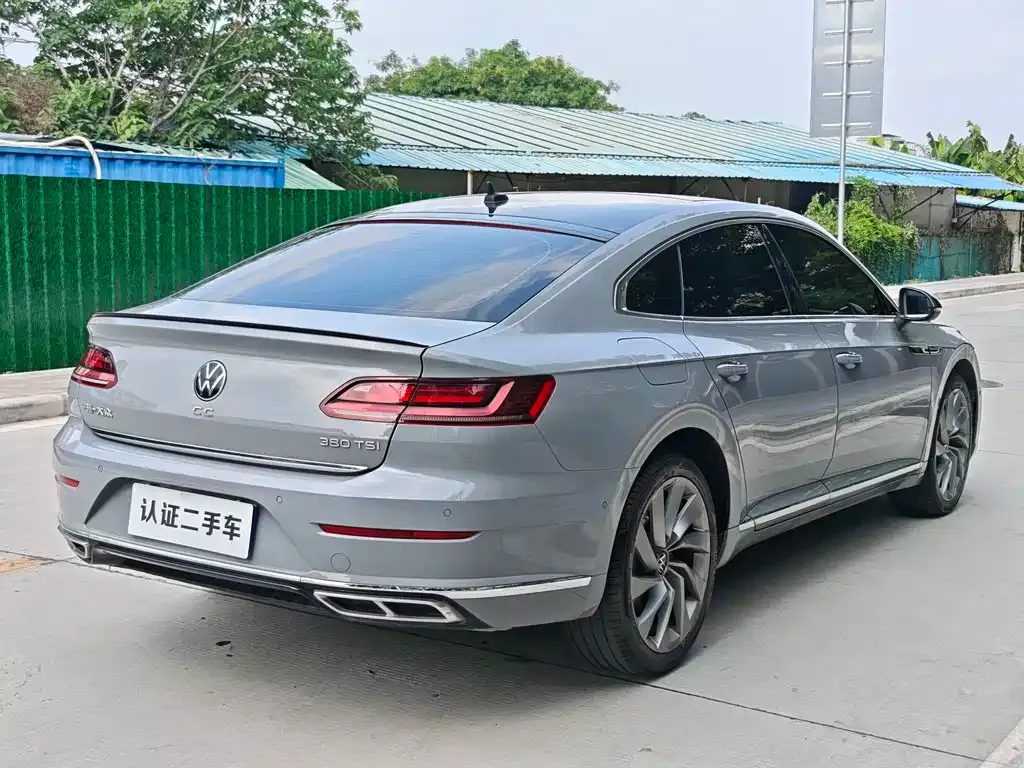 Volkswagen CC 2023 из CN, фото 2
