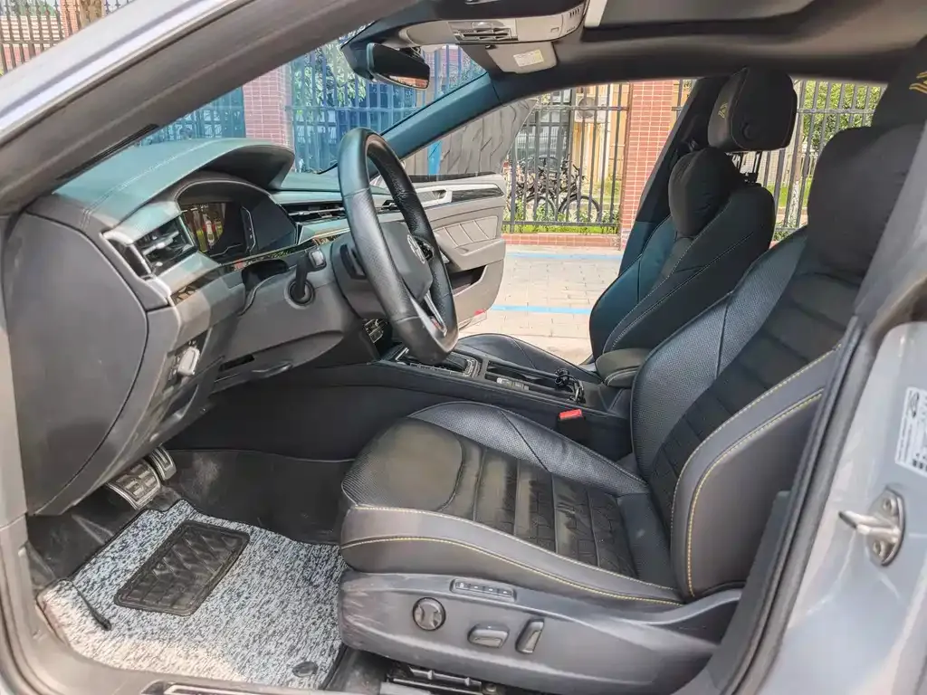 Volkswagen CC 2023 из CN, фото 4