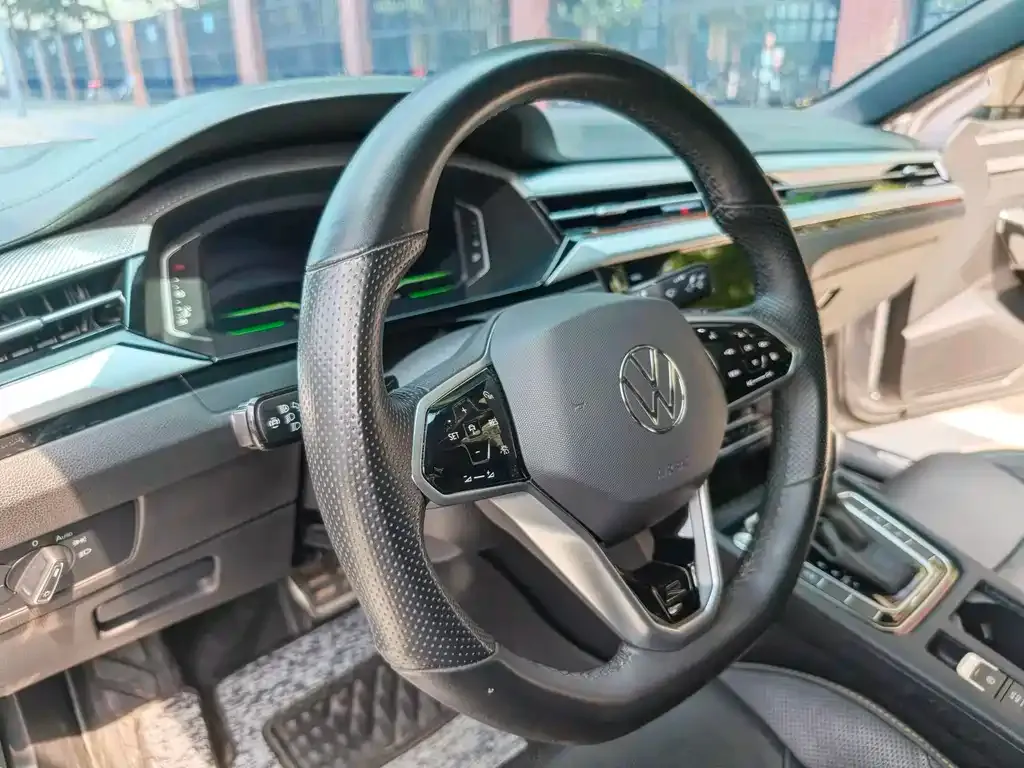 Volkswagen CC 2023 из CN, фото 3