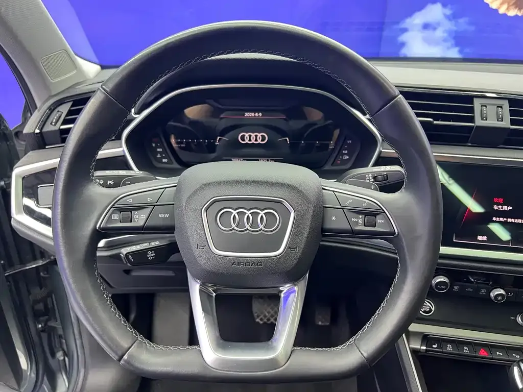 Audi Q3 — фото 7