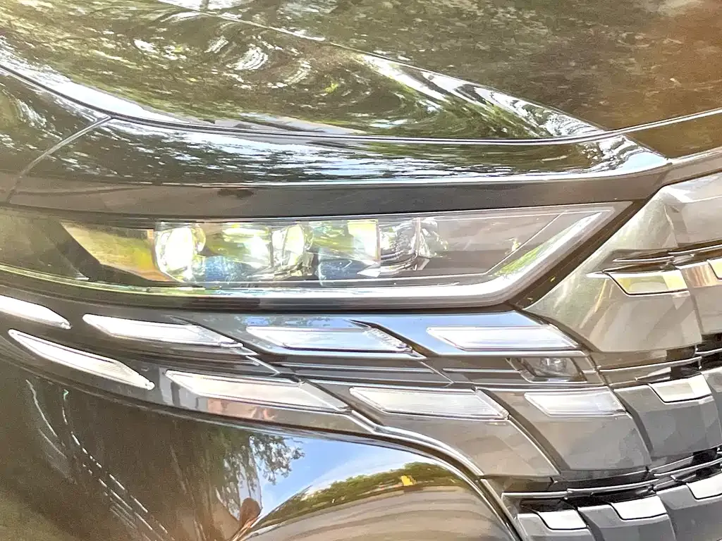 Toyota Alphard — фото 4