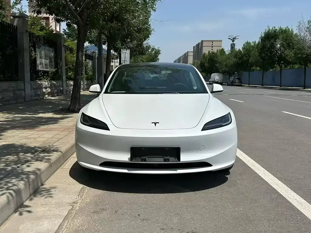 Tesla Model 3 — фото 2