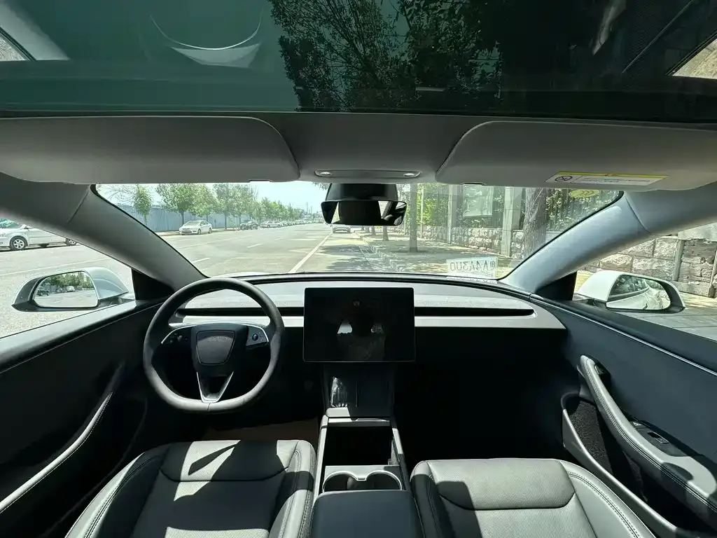 Tesla Model 3 — фото 3