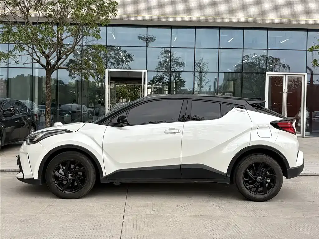 Toyota C-HR — фото 6