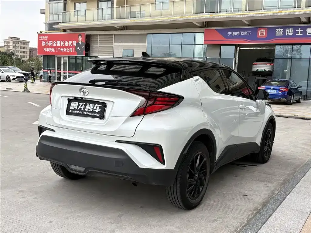 Toyota C-HR — фото 3
