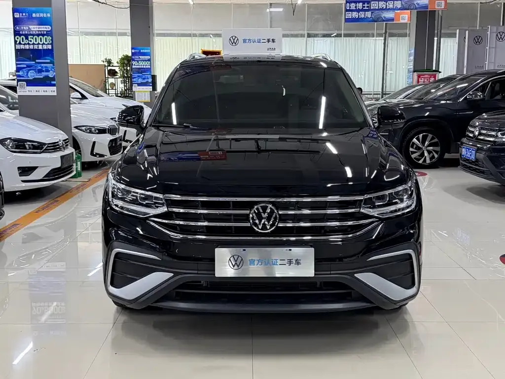 Volkswagen Tiguan L — фото 9