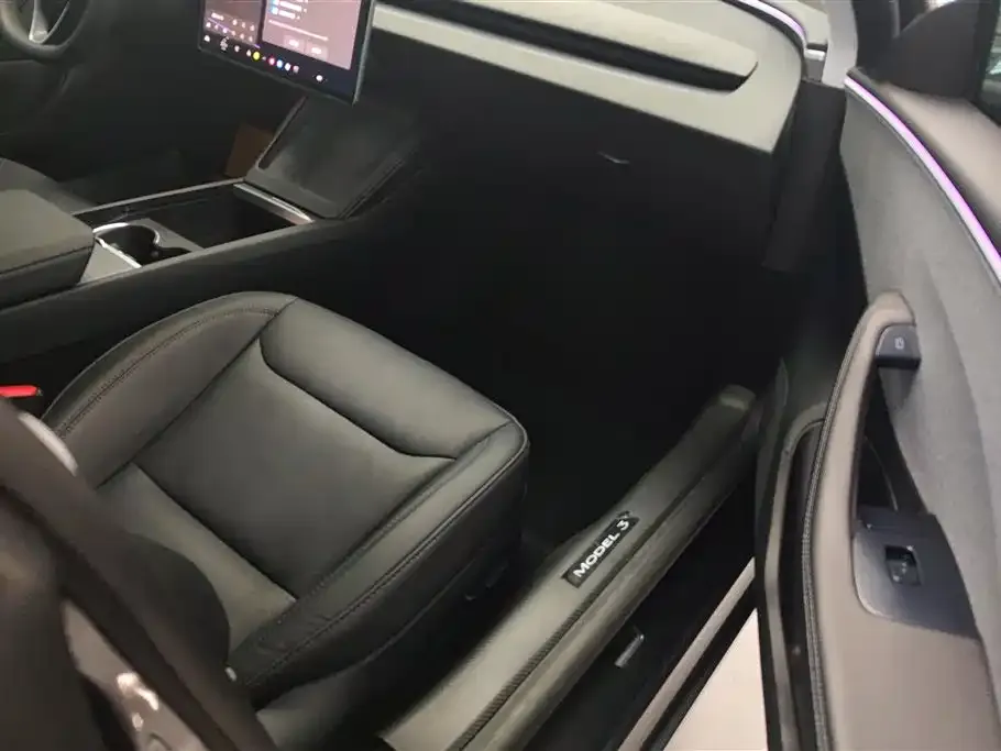 Tesla Model 3 — фото 7