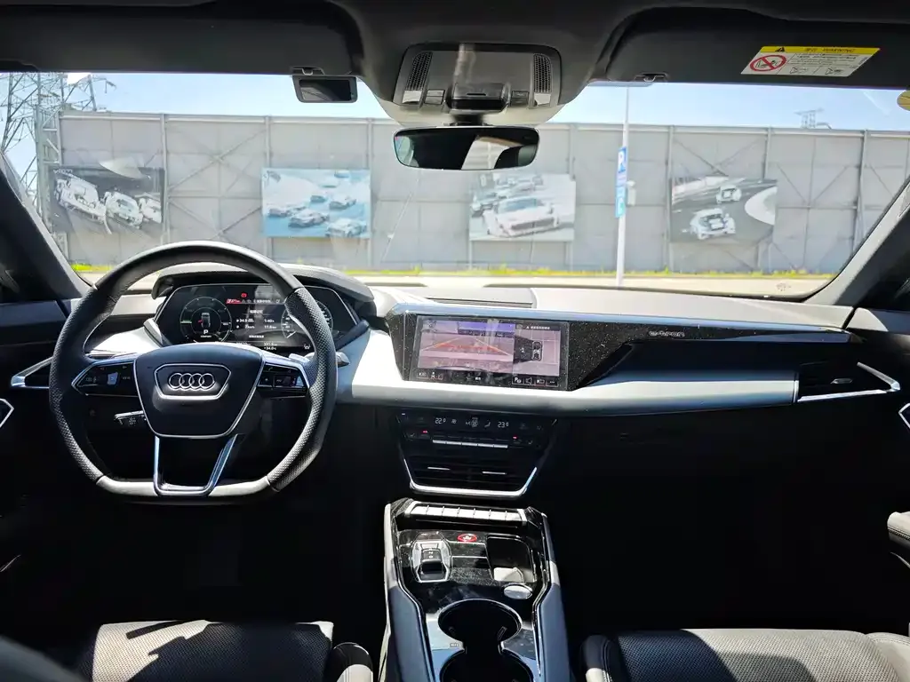 Audi e-tron GT 2024 из CN, фото 2