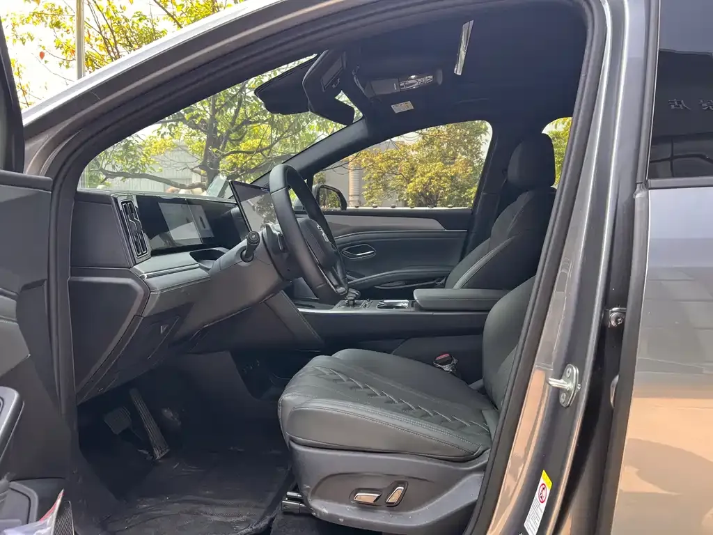 BYD L DM-i — фото 2