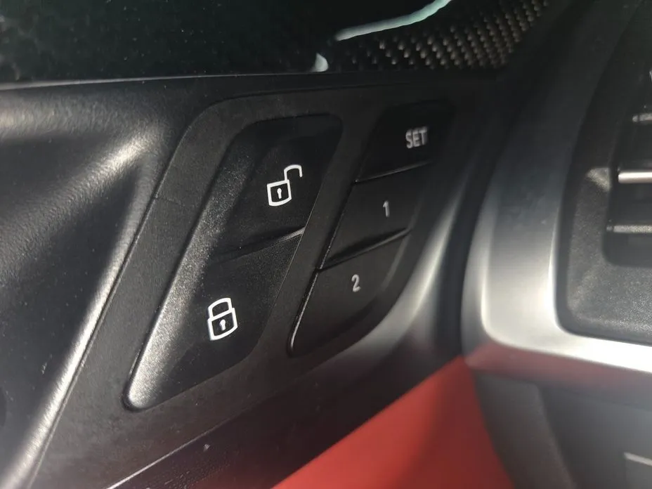 BMW X4M 2025 из KR, фото 4