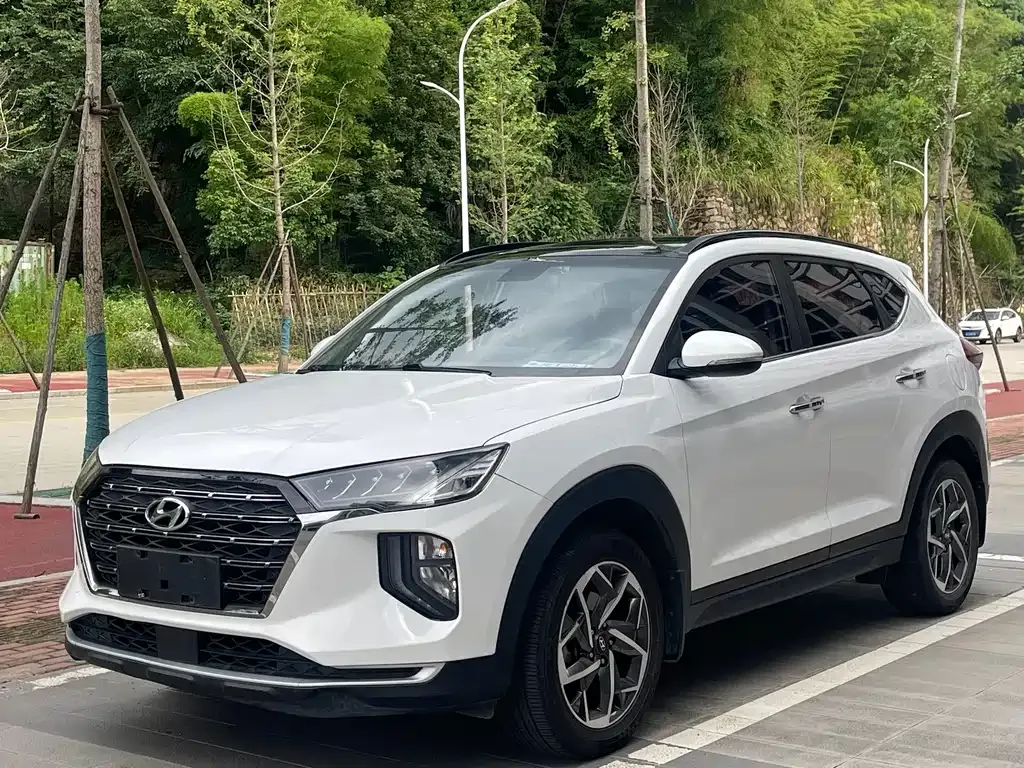 Hyundai Tucson — фото 1